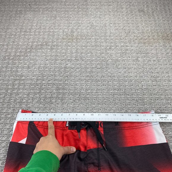 Hurley Swim Trunks Men 36 Red Black Bathing Suit Board Shorts Embroidered Logo - Picture 10 of 14